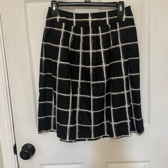 Michael Kors Black White Grid Pleated Skirt Office Workwear Size 4 - Picture 3 of 4